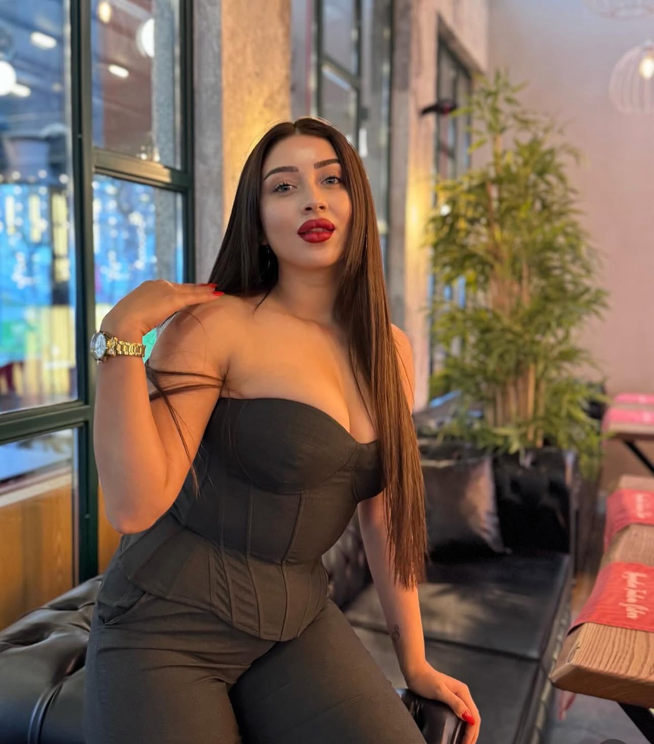 Göle Efsanevi İlişki Bayan Escort Hale